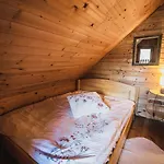 Wooden Zurej With Hot Tub