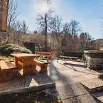 Wooden Zurej With Hot Tub Bukovje v Babni Gori