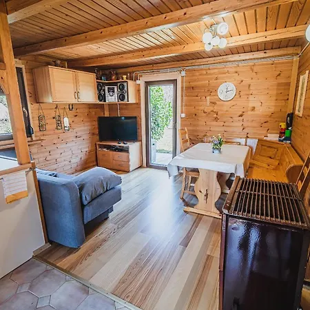 Wooden Zurej With Hot Tub