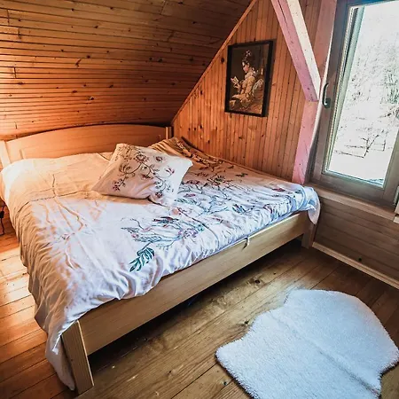 Wooden Zurej With Hot Tub Bukovje v Babni Gori