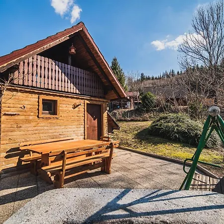 Шале Wooden Zurej With Hot Tub *