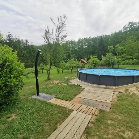 Wooden Zurej With Hot Tub Chalet Bukovje v Babni Gori