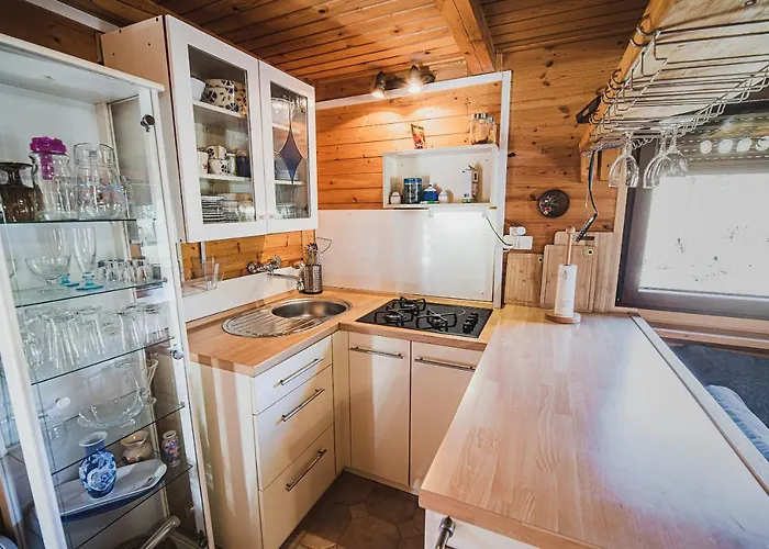 Wooden Zurej With Hot Tub Chalet Bukovje v Babni Gori