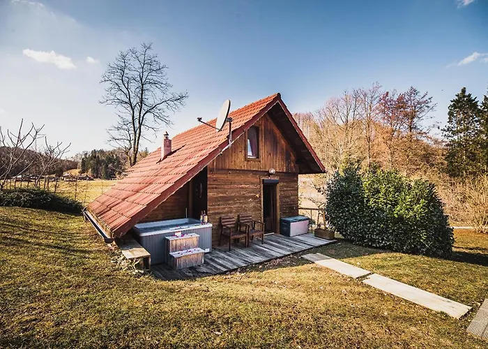 Chalet Wooden Zurej With Hot Tub Bukovje v Babni Gori