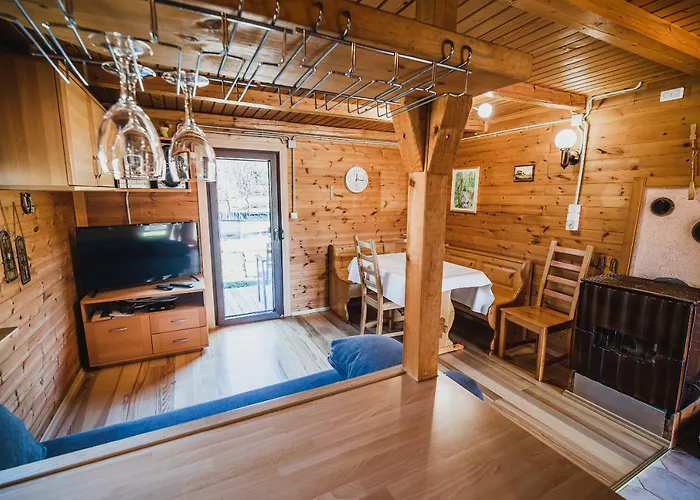 Wooden Zurej With Hot Tub Chalet *