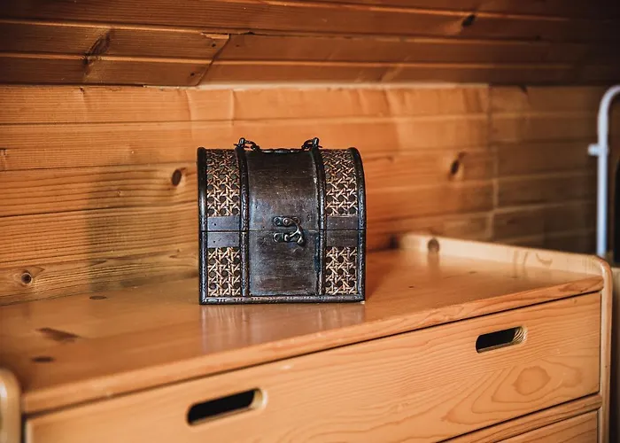 Wooden Zurej With Hot Tub Chalet