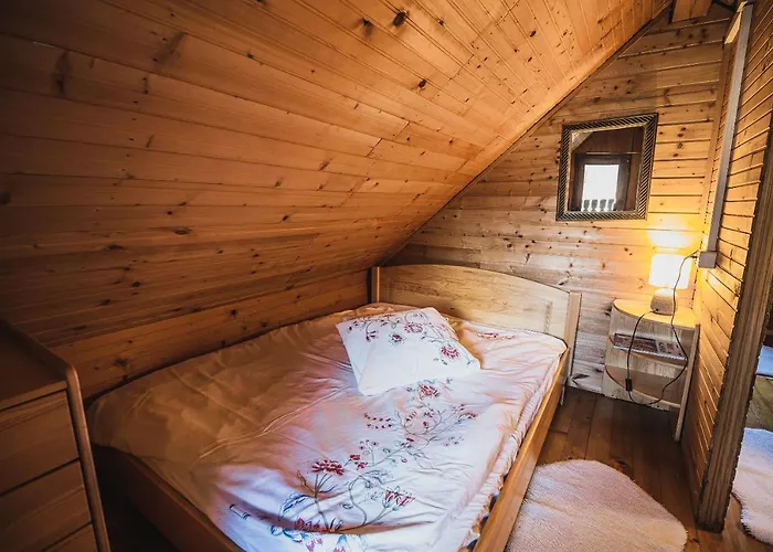 Wooden Zurej With Hot Tub