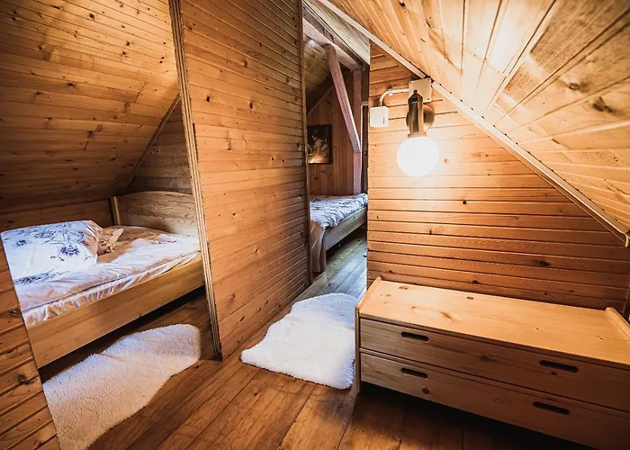 Wooden Zurej With Hot Tub Chalet Bukovje v Babni Gori