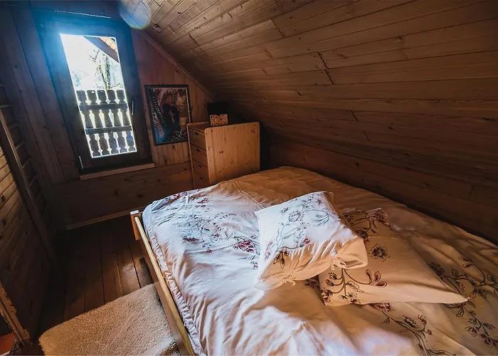 Wooden Zurej With Hot Tub