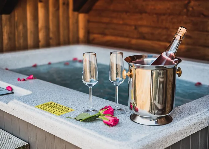 Wooden Zurej With Hot Tub Chalet Bukovje v Babni Gori