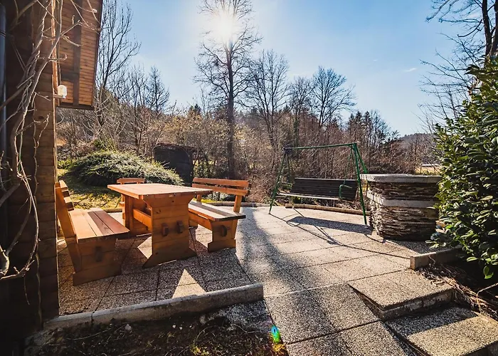 Wooden Zurej With Hot Tub Bukovje v Babni Gori