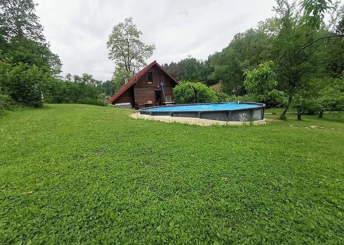 Wooden Zurej With Hot Tub * Bukovje v Babni Gori